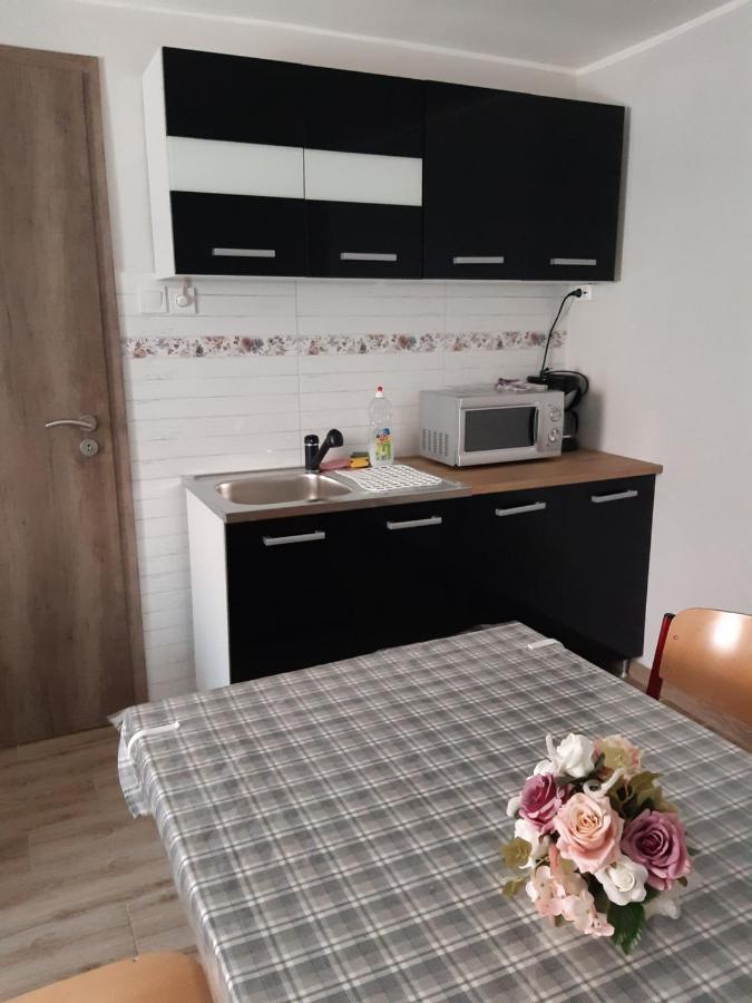 Helga Apartman Makó Exterior foto