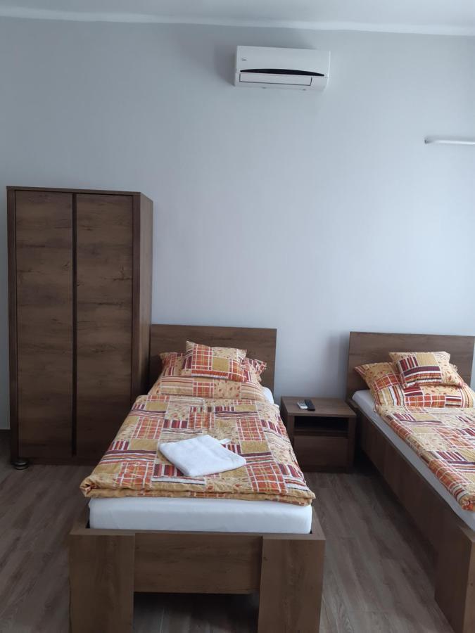 Helga Apartman Makó Exterior foto