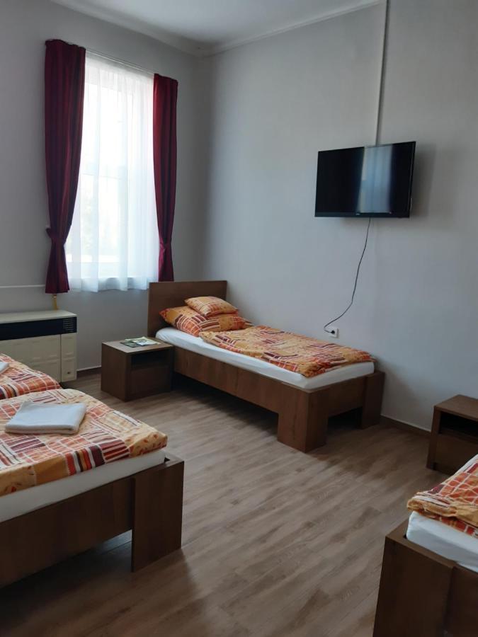 Helga Apartman Makó Exterior foto