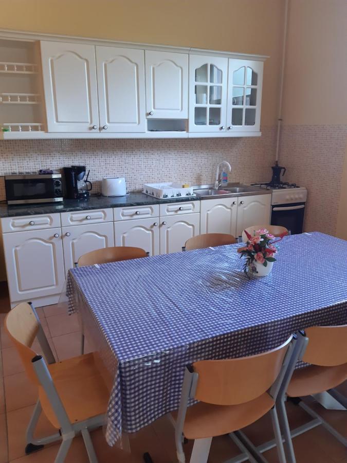 Helga Apartman Makó Exterior foto