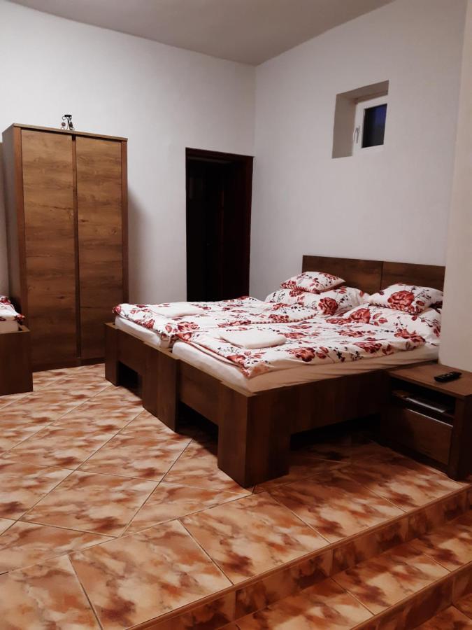 Helga Apartman Makó Exterior foto